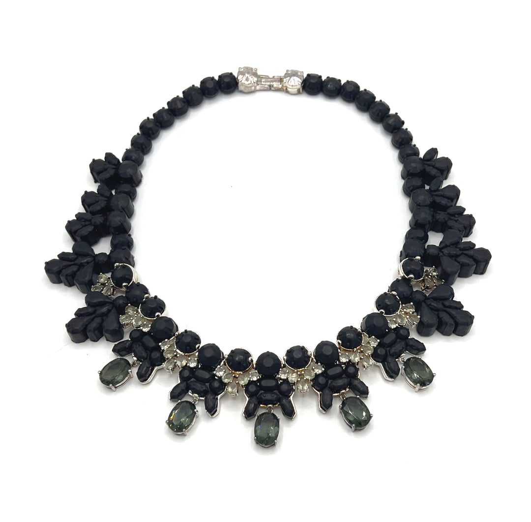 EK THONGPRASERT NECKLACE