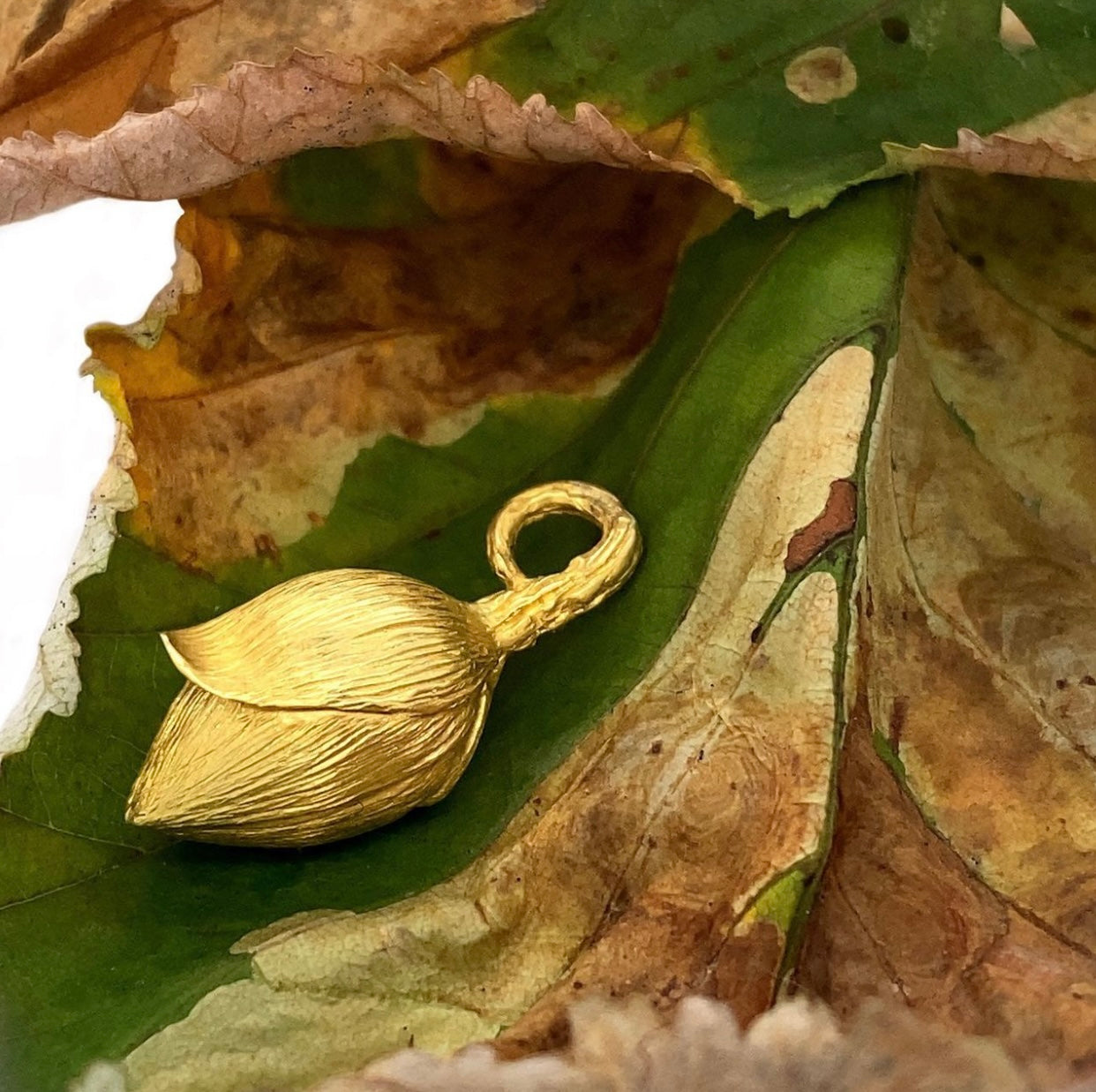PIPPA SMALL AMULET